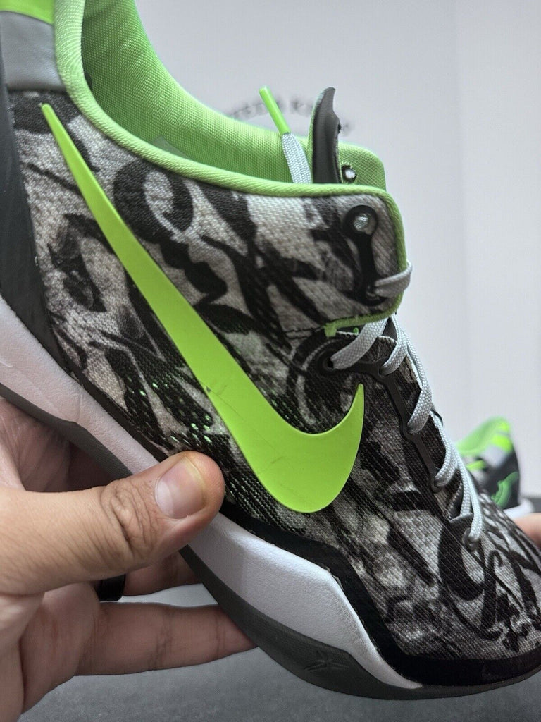 Nike Kobe 8 System Graffiti Grayscale Flash Lime 555035-100 Men’s Size 13