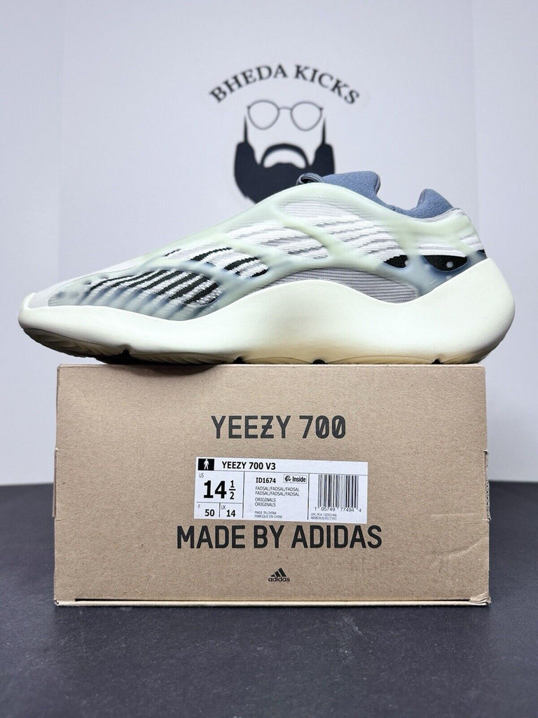 Size 14.5 - Adidas Yeezy 700 V3 Fade Salt Men’s Salt ID1674 Preowned Rare