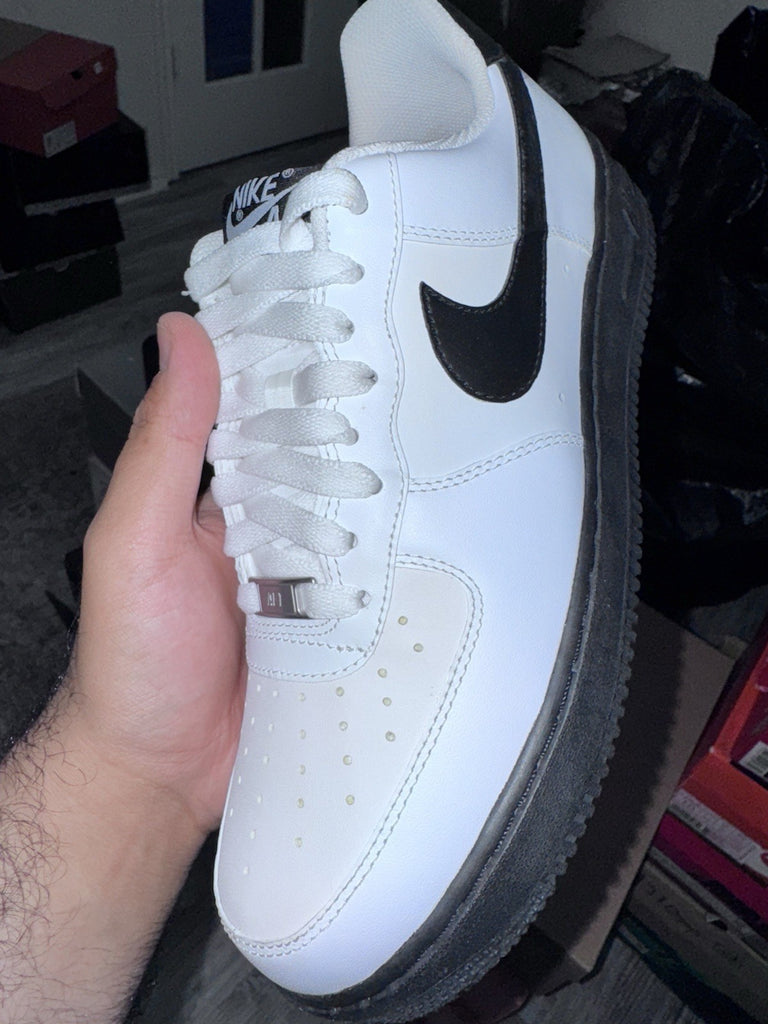 Size 9.5 - Nike Air Force 1 White Black Midsole 488298-140 Authentic NEW DS