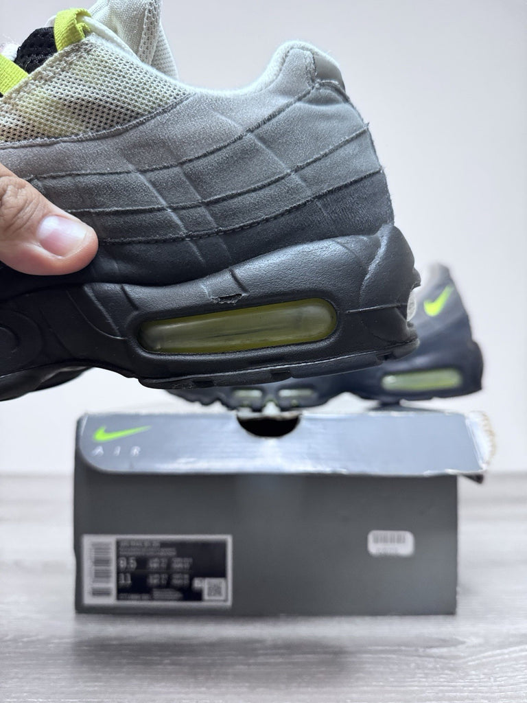 Size 9.5 - Nike Air Max 95 OG 2020 Neon CT1689-001 Preowned Authentic Og