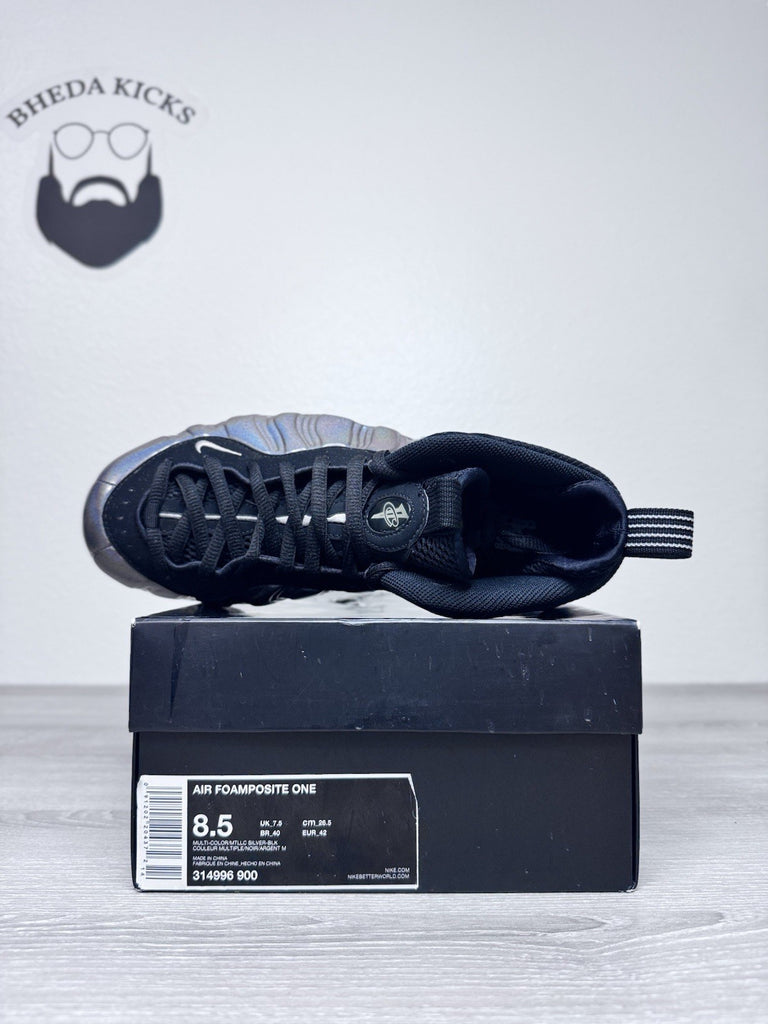 Size 8.5 - Nike Air Foamposite One Hologram 314996-900 Preowned Authentic