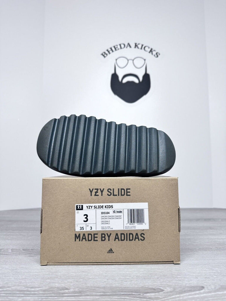 Size 3Y - Yeezy Slides Dark Onyx Kids ID5104 Brand New DS