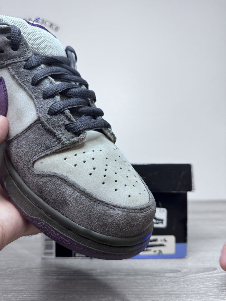 Size 10.5 - Nike SB Dunk Low Pro Purple Pigeon 2006 304292-051 Preowned