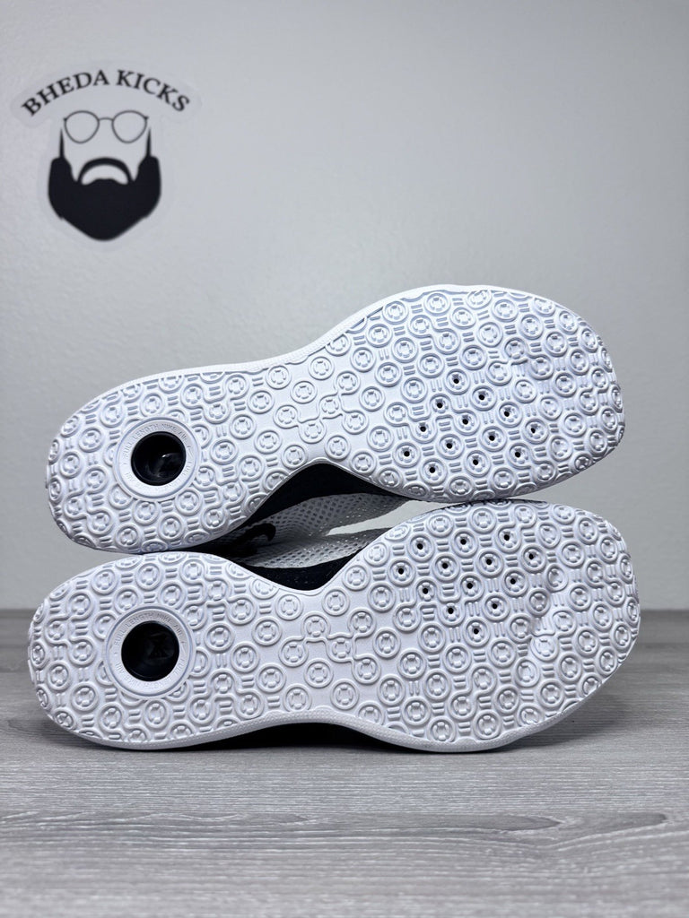 Size 15.5 - Nike PG 4 Air Strobel Basketball Shoes White Black CW4134-101 NEW DS