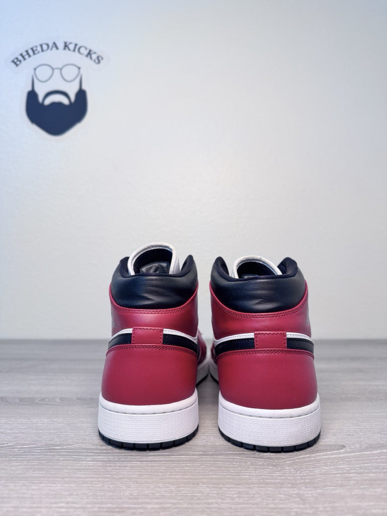 Size 15 - Jordan 1 Mid Chicago Red White Black Men 554724-069 Preowned Authentic