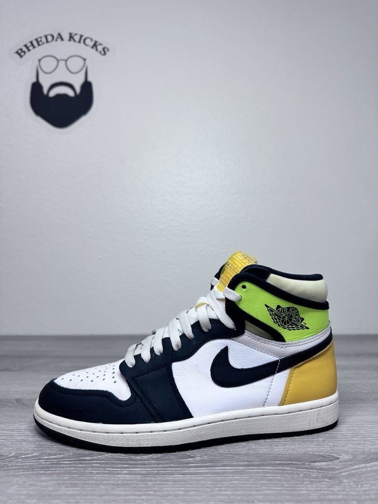 Size 7.5 - Air Jordan Air Jordan 1 Retro High OG Volt Gold 555088-118 Preowned