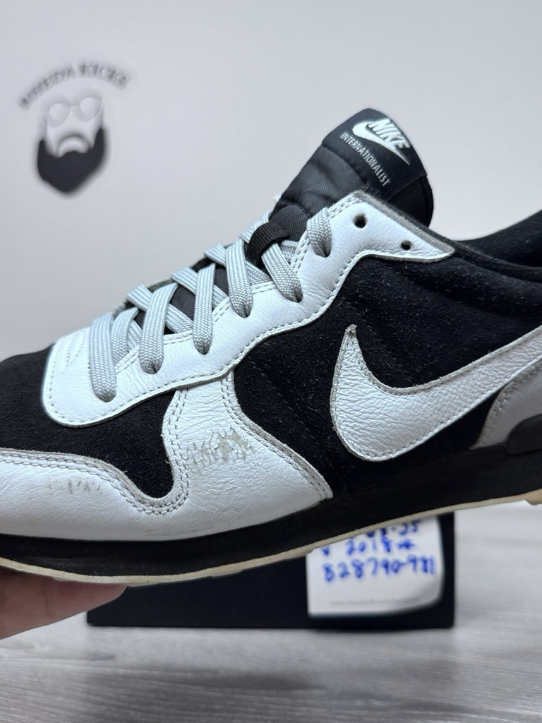 Size 10 - Nike Internationalist iD Shoes 828790-981 Preowned Authentic Rare