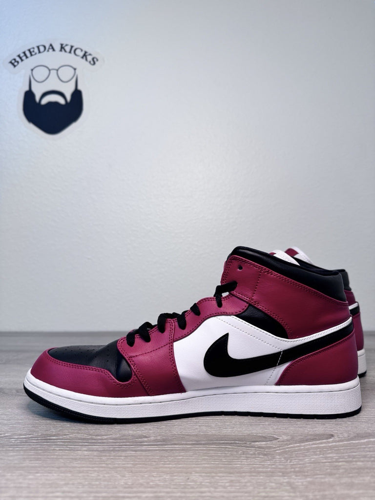 Size 15 - Jordan 1 Mid Chicago Red White Black Men 554724-069 Preowned Authentic
