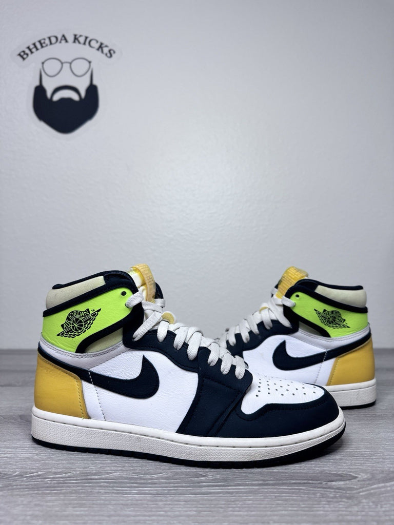 Size 7.5 - Air Jordan Air Jordan 1 Retro High OG Volt Gold 555088-118 Preowned