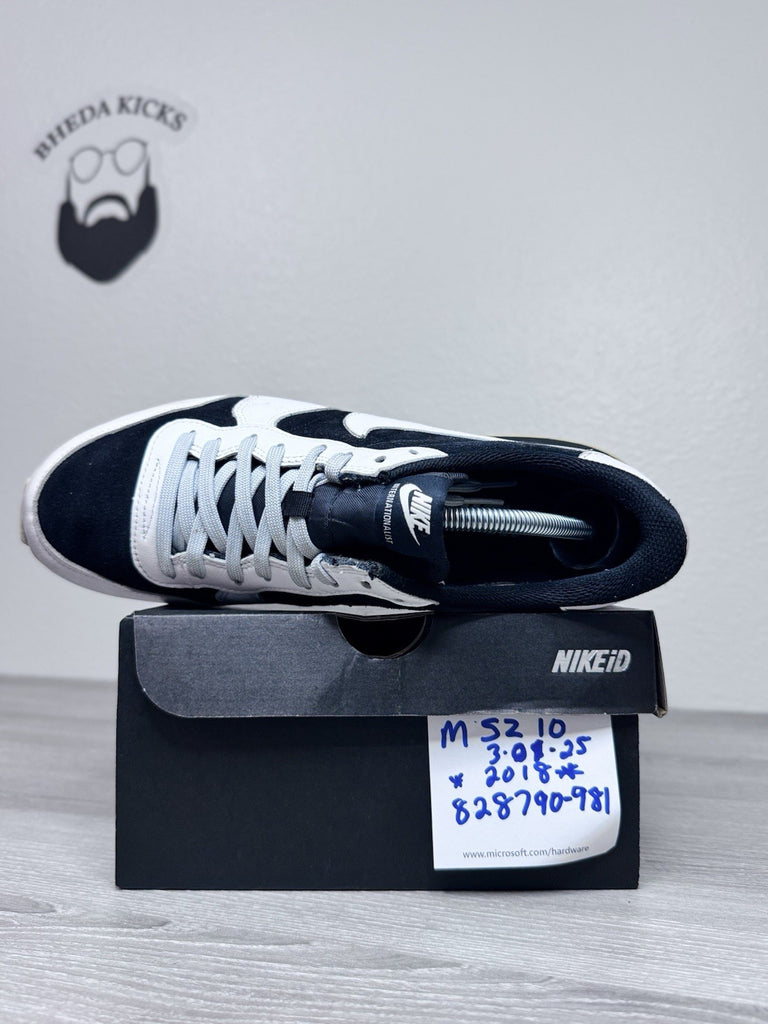 Size 10 - Nike Internationalist iD Shoes 828790-981 Preowned Authentic Rare