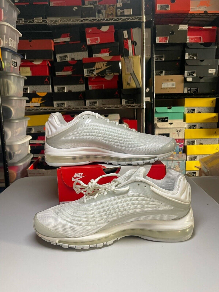 Size 10.5 MEN Nike Sportswear Air Max Deluxe White Pure Platinum Running Shoe