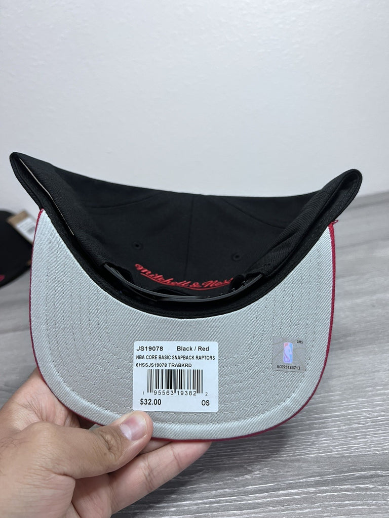 Mitchell & Ness NBA Toronto Raptors Black/Red Snapshot Snapback New
