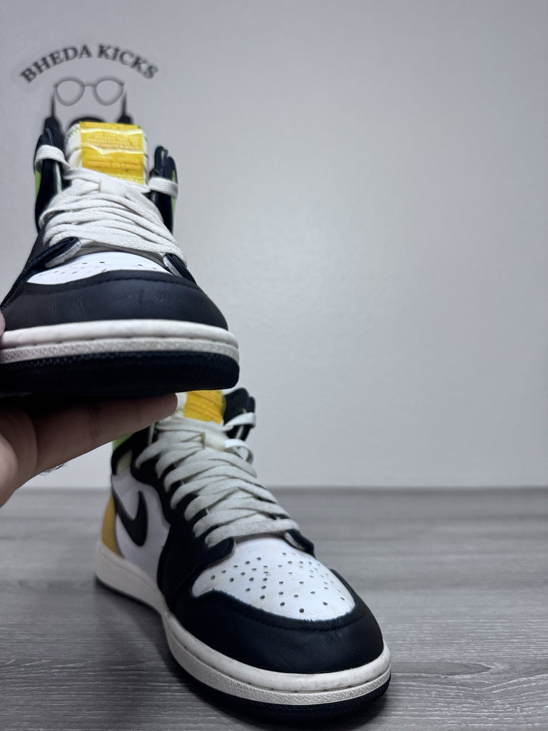 Size 7.5 - Air Jordan Air Jordan 1 Retro High OG Volt Gold 555088-118 Preowned