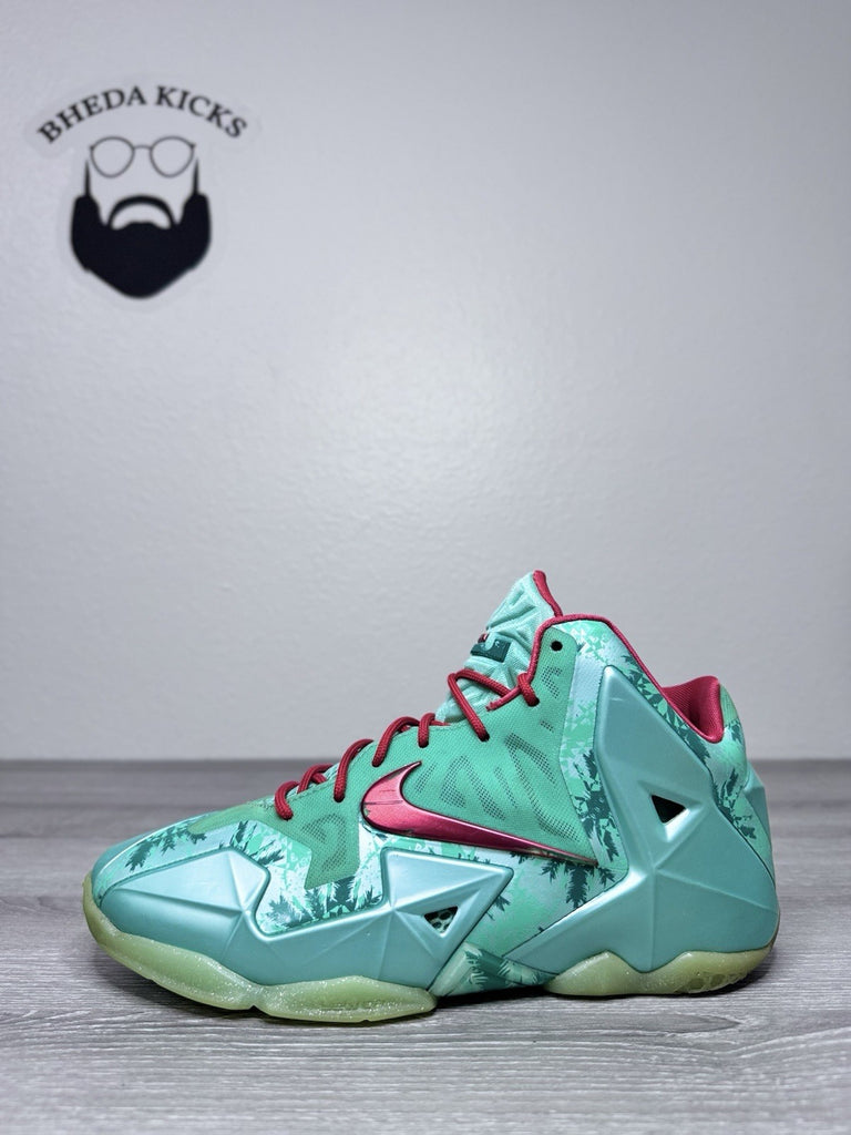 Size 7y - Nike LeBron 11 Green Glow Christmas Basketball Shoes 621712-301