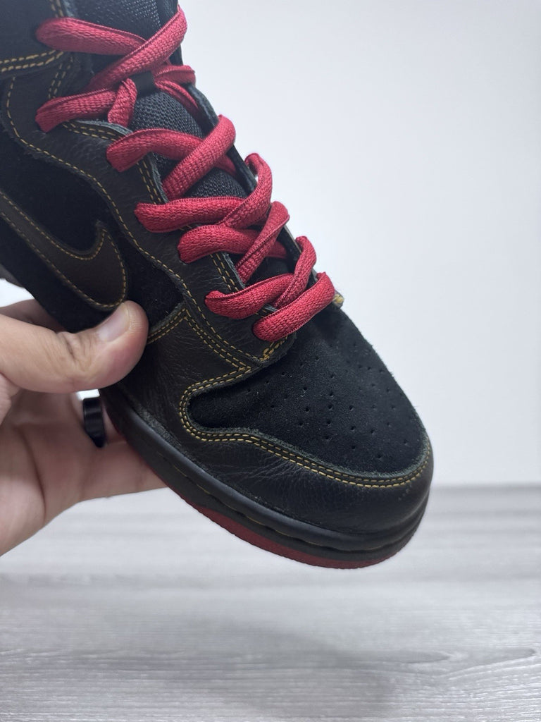 Size 11 - Nike SB Dunk High Pro SB Unlucky 13 Skateboard Sneaker  305050-001