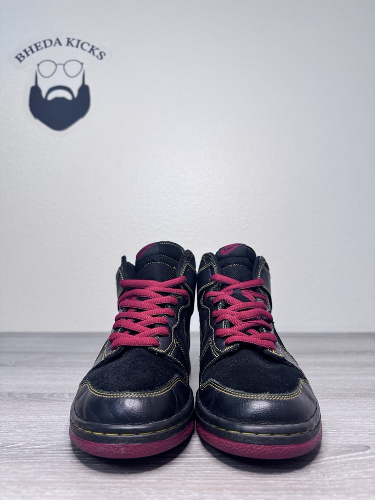 Size 11 - Nike SB Dunk High Pro SB Unlucky 13 Skateboard Sneaker  305050-001