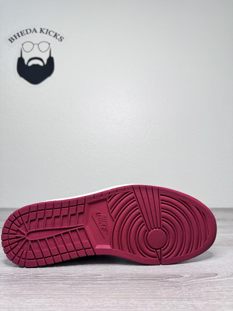 Size 12.5 - Air Jordan 1 Retro OG Low Bred Preowned 705329-001 Preowned