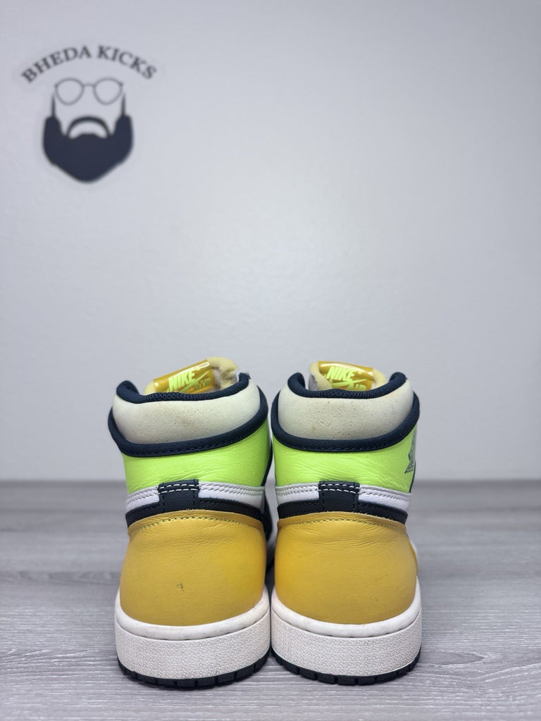 Size 7.5 - Air Jordan Air Jordan 1 Retro High OG Volt Gold 555088-118 Preowned