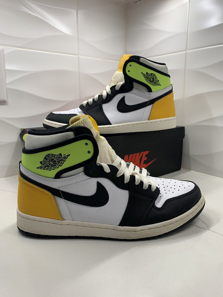 Air Jordan 1 Retro High for Men- Black VOLT GOLD SZ 11