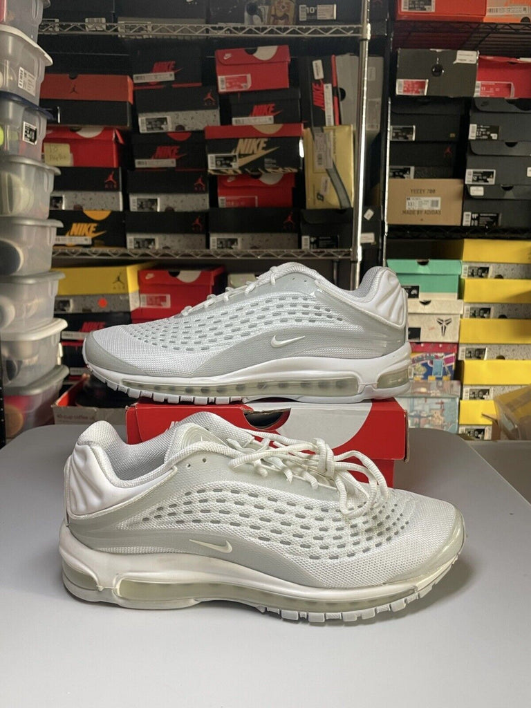 Size 10.5 MEN Nike Sportswear Air Max Deluxe White Pure Platinum Running Shoe