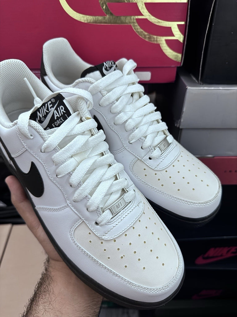 Size 9.5 - Nike Air Force 1 White Black Midsole 488298-140 Authentic NEW DS