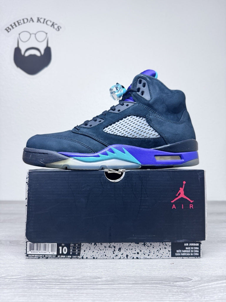 Size 10 - Nike Air Jordan 5 Retro Black Grape Mens Sneakers 136027-007 Preowned
