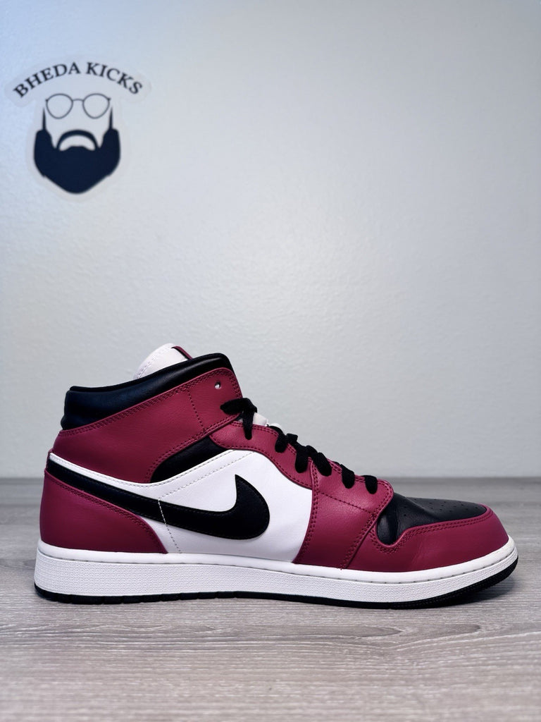 Size 15 - Jordan 1 Mid Chicago Red White Black Men 554724-069 Preowned Authentic