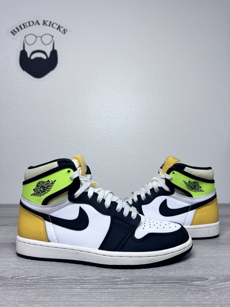 Size 7.5 - Air Jordan Air Jordan 1 Retro High OG Volt Gold 555088-118 Preowned