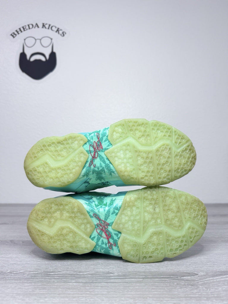 Size 7y - Nike LeBron 11 Green Glow Christmas Basketball Shoes 621712-301