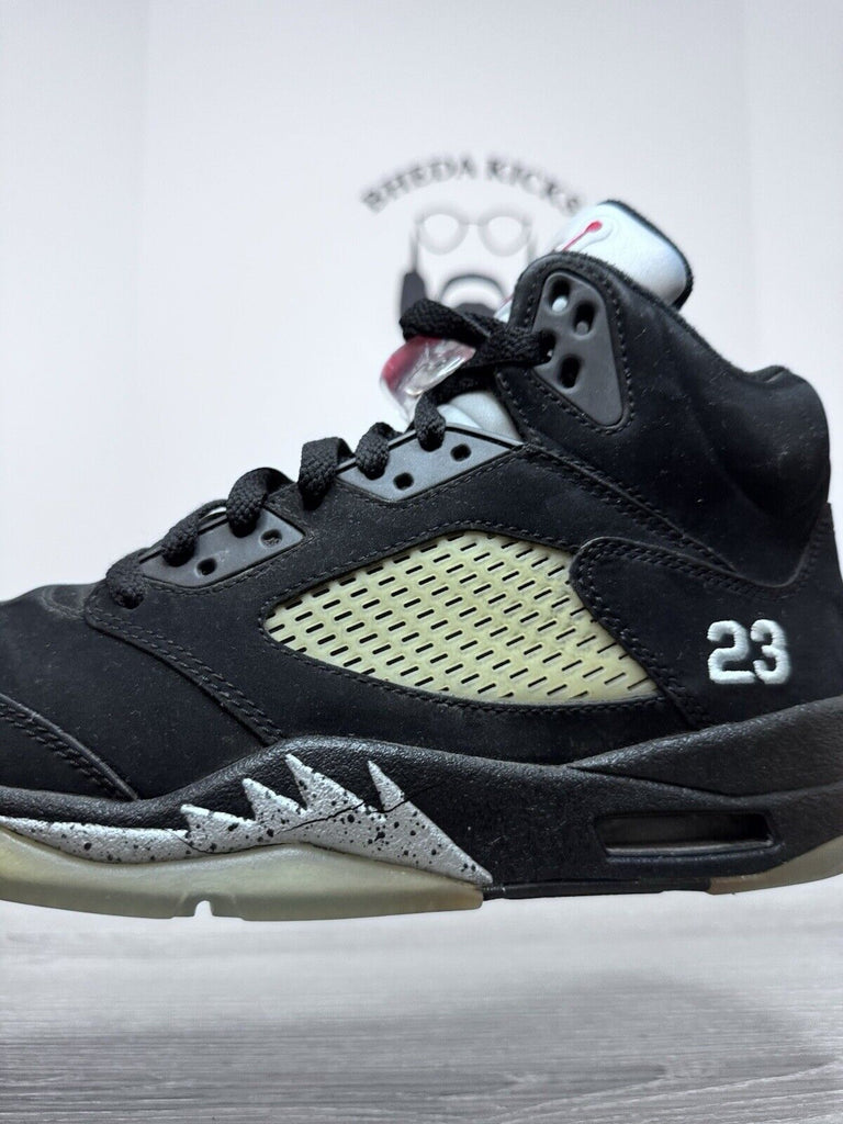 Size 9.5 - Air Jordan 5 Retro 2011 Metallic Black Silver Suede (136027-010)