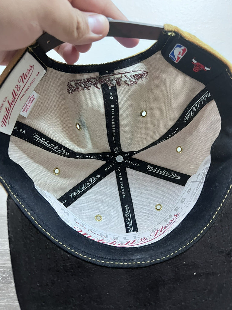 Chicago Bulls Hat Tan Mitchell & Ness NBA Champs Deadstock Adjustable Snap