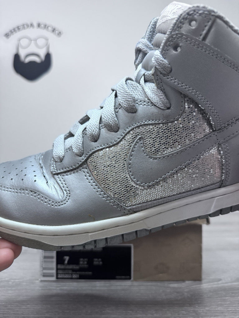 Size 7W - Nike Womens Dunk High Metallic Shoe Silver Sparkle High 325203-001