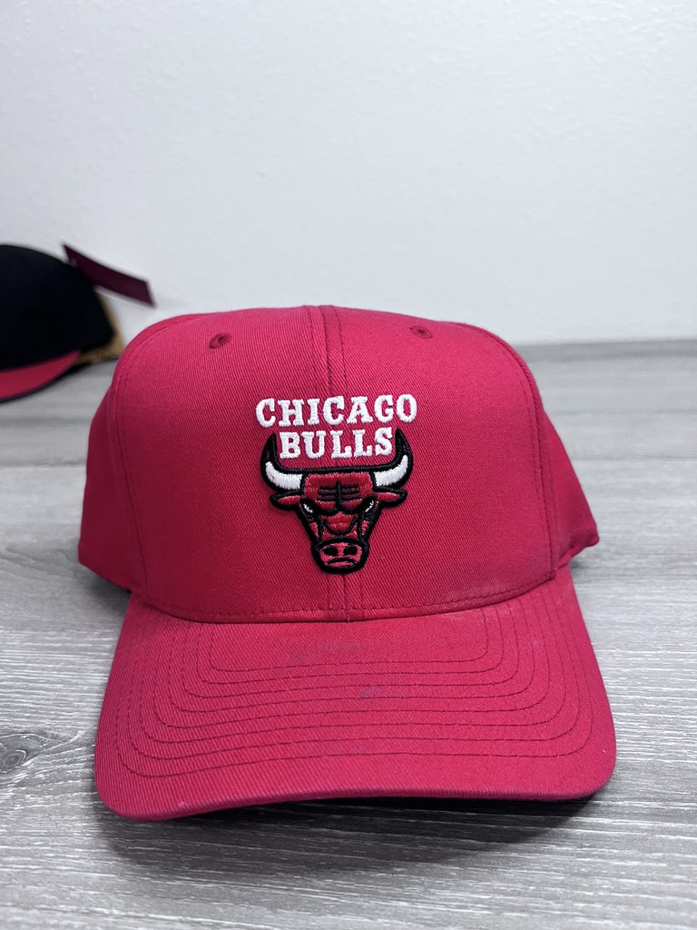 Chicago Bulls Hat Red Mitchell & Ness NBA Champs Adjustable Snap
