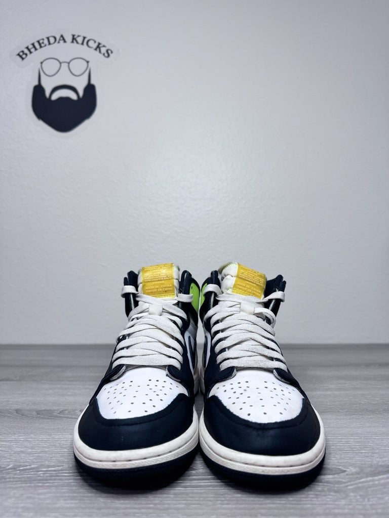 Size 7.5 - Air Jordan Air Jordan 1 Retro High OG Volt Gold 555088-118 Preowned