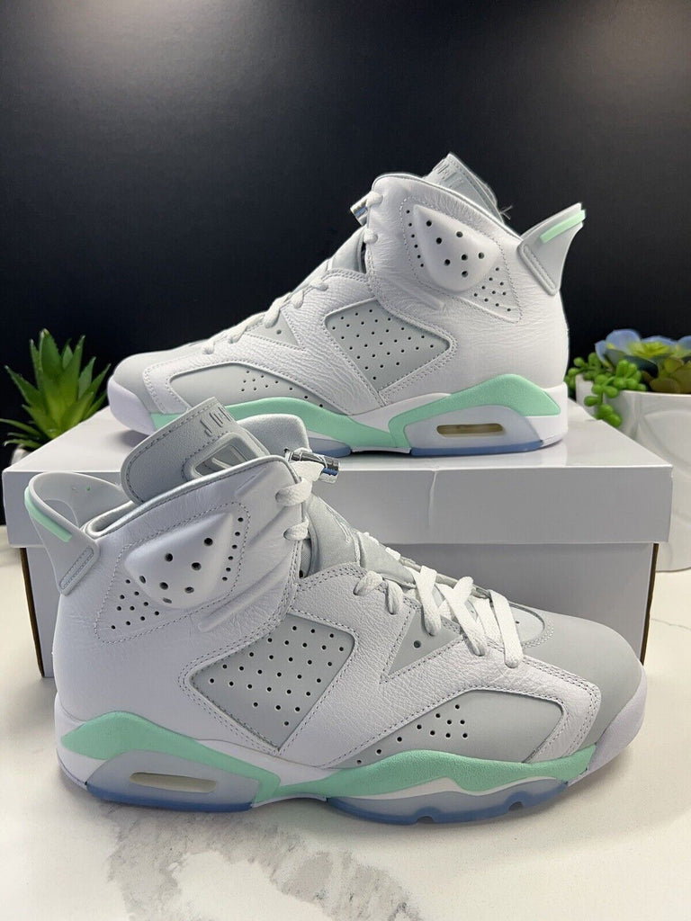 NIKE Air Jordan 6 Retro Mint Foam Womens 10.5 Mens 9 DQ4914-103