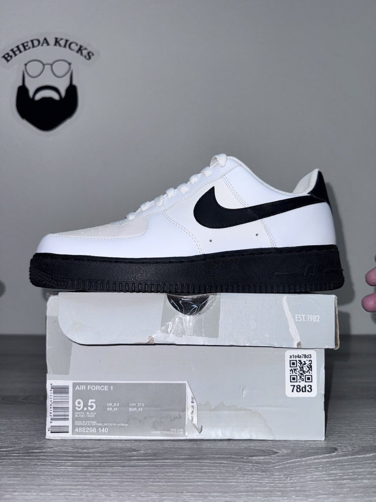 Size 9.5 - Nike Air Force 1 White Black Midsole 488298-140 Authentic NEW DS