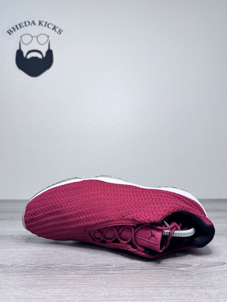 Size 11 - Jordan Future Low Mens Gym Red 718948-601 Preowned Authentic